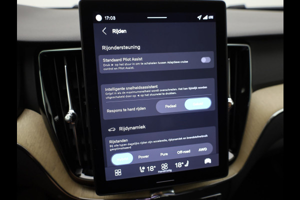 Volvo XC60 2.0 T8 Plug-in hybrid AWD Plus Dark | Trekhaak | Panodak | Dode Hoek | 360 Camera | Harman Kardon | Head Up | Elk. Klep | Prijs Rijklaar!!