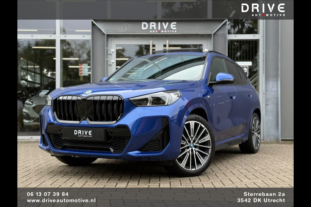 BMW X1 xDrive30e 326PK M-Sport |Full Option|Pano|H/K|DrivingAssProf|Innovation|20"|Trekhaak
