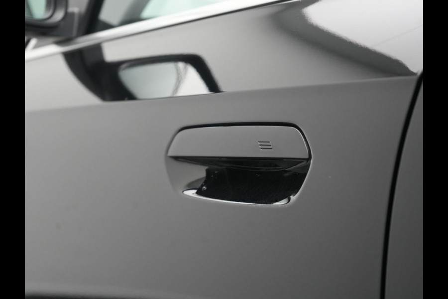 BMW iX1 xDrive30 X Line 67 kWh 313pk Dealer O.H. | Trekhaak Af Fabriek | Panodak | Head Up | Adaptive Cruise | 360 Camera | Harman / Kardon | Lederen Sportstoelen Massage & Memory | Keyless | Sfeerverlichting | Stoelen & Stuur Verwarmd | Apple Carplay | Widescreen Navi | DAB | 19"L.M |