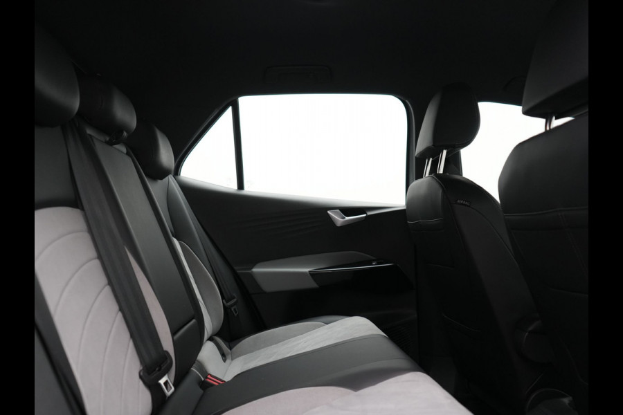 Volkswagen ID.3 Pro S 77 kWh 204pk Dealer O.H. | Adaptive Cruise | Camera | Warmtepomp | Keyless | Stuur Verwarmd | Sfeerverlichting | Apple Carplay | DAB | 19"L.M | Park Assist |