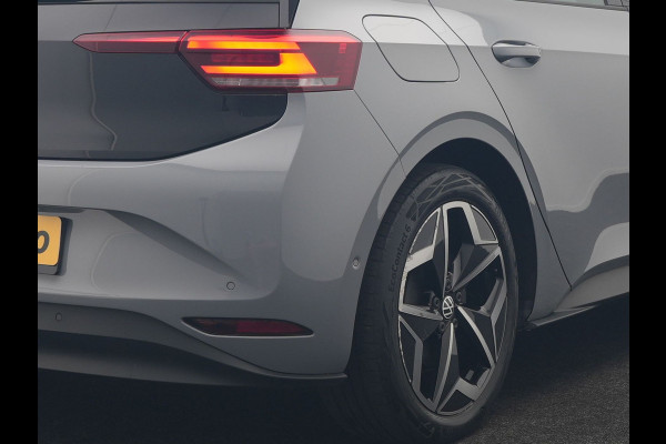 Volkswagen ID.3 Pro S 77 kWh 204pk Dealer O.H. | Adaptive Cruise | Camera | Warmtepomp | Keyless | Stuur Verwarmd | Sfeerverlichting | Apple Carplay | DAB | 19"L.M | Park Assist |