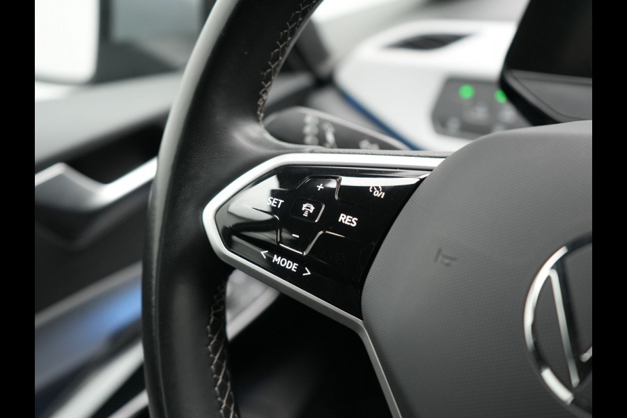 Volkswagen ID.3 Pro S 77 kWh 204pk Dealer O.H. | Adaptive Cruise | Camera | Warmtepomp | Keyless | Stuur Verwarmd | Sfeerverlichting | Apple Carplay | DAB | 19"L.M | Park Assist |