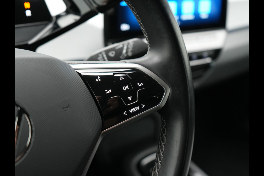 Volkswagen ID.3 Pro S 77 kWh 204pk Dealer O.H. | Adaptive Cruise | Camera | Warmtepomp | Keyless | Stuur Verwarmd | Sfeerverlichting | Apple Carplay | DAB | 19"L.M | Park Assist |