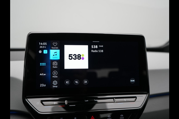 Volkswagen ID.3 Pro S 77 kWh 204pk Dealer O.H. | Adaptive Cruise | Camera | Warmtepomp | Keyless | Stuur Verwarmd | Sfeerverlichting | Apple Carplay | DAB | 19"L.M | Park Assist |