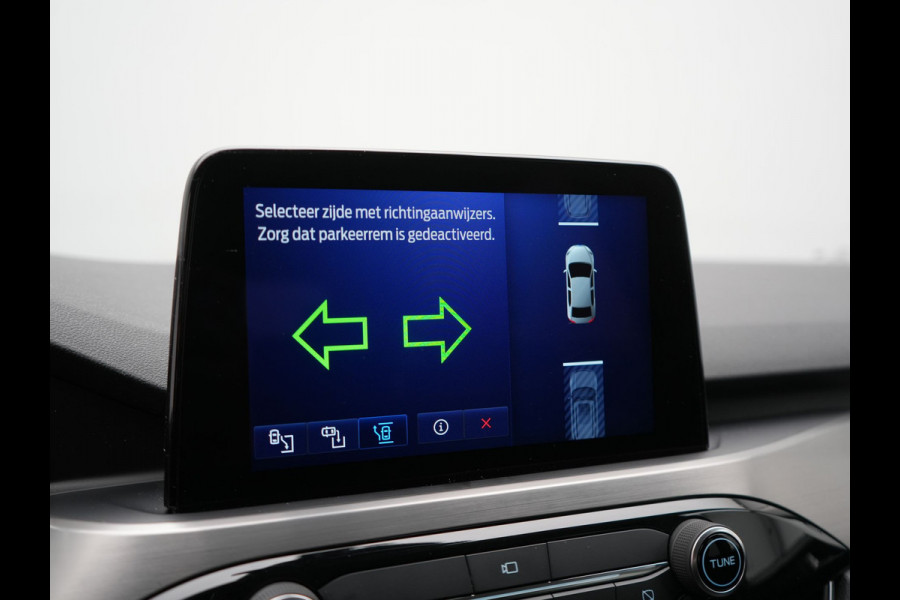 Ford Kuga 2.5 PHEV Titanium 225pk Dealer O.H. | Trekhaak Afn. | Adaptive Cruise | Head Up | 360 Camera | Stoelverwarming | Keyless | Blis | Apple Carplay | Virtual | Park Assist | Navigatie | DAB | Plug In Hybrid |