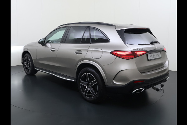 Mercedes-Benz GLC 300e AMG 4Matic // SoH 99% // Panoramadak // Trekhaak // Achterbank Verwarming // 360 Camera // Memory // Carplay // Night Pakke