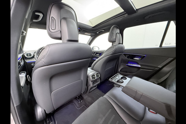 Mercedes-Benz GLC 300e AMG 4Matic // SoH 99% // Panoramadak // Trekhaak // Achterbank Verwarming // 360 Camera // Memory // Carplay // Night Pakke