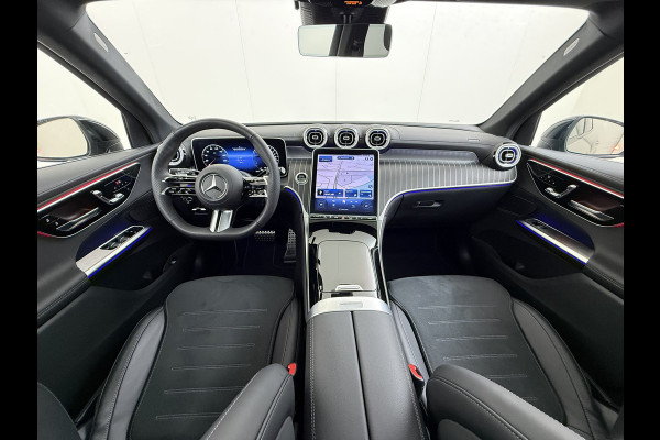 Mercedes-Benz GLC 300e AMG 4Matic // SoH 99% // Panoramadak // Trekhaak // Achterbank Verwarming // 360 Camera // Memory // Carplay // Night Pakke