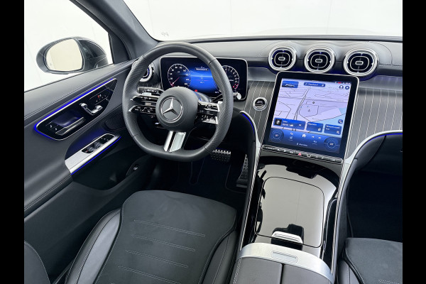 Mercedes-Benz GLC 300e AMG 4Matic // SoH 99% // Panoramadak // Trekhaak // Achterbank Verwarming // 360 Camera // Memory // Carplay // Night Pakke
