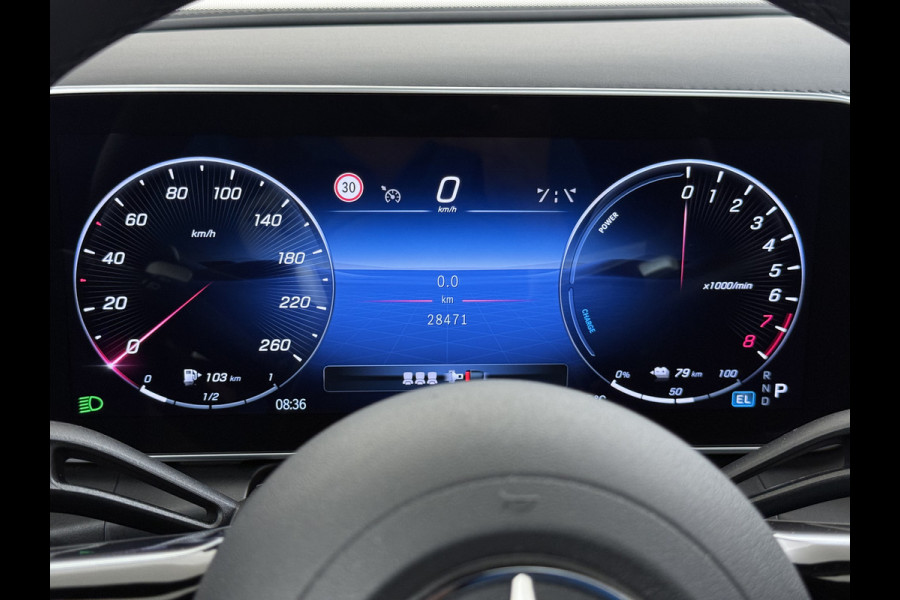 Mercedes-Benz GLC 300e AMG 4Matic // SoH 99% // Panoramadak // Trekhaak // Achterbank Verwarming // 360 Camera // Memory // Carplay // Night Pakke