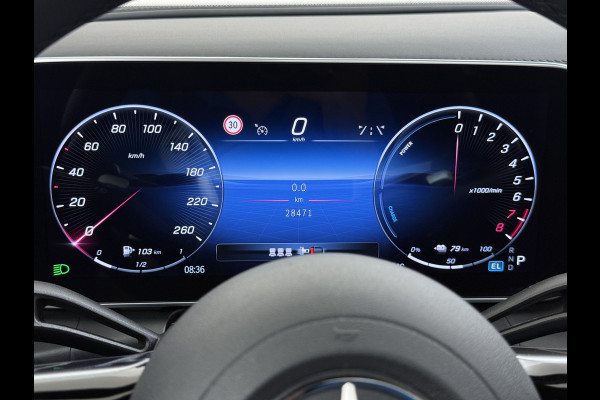 Mercedes-Benz GLC 300e AMG 4Matic // SoH 99% // Panoramadak // Trekhaak // Achterbank Verwarming // 360 Camera // Memory // Carplay // Night Pakke
