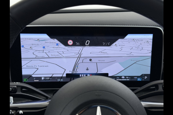 Mercedes-Benz GLC 300e AMG 4Matic // SoH 99% // Panoramadak // Trekhaak // Achterbank Verwarming // 360 Camera // Memory // Carplay // Night Pakke