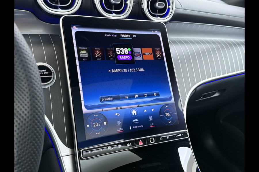 Mercedes-Benz GLC 300e AMG 4Matic // SoH 99% // Panoramadak // Trekhaak // Achterbank Verwarming // 360 Camera // Memory // Carplay // Night Pakke