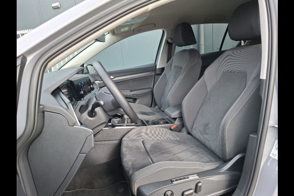 Volkswagen Golf 1.5 TSI 130pk Style * LAGE KMSTAND 26.000KM! * ParkeerCamera * Adaptieve Cruise Control * LM velgen *
