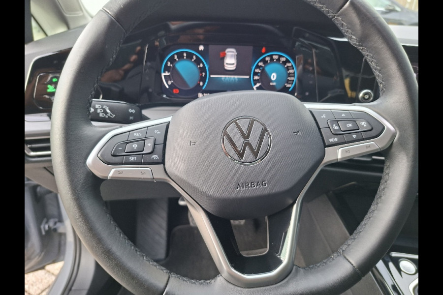 Volkswagen Golf 1.5 TSI 130pk Style * LAGE KMSTAND 26.000KM! * ParkeerCamera * Adaptieve Cruise Control * LM velgen *