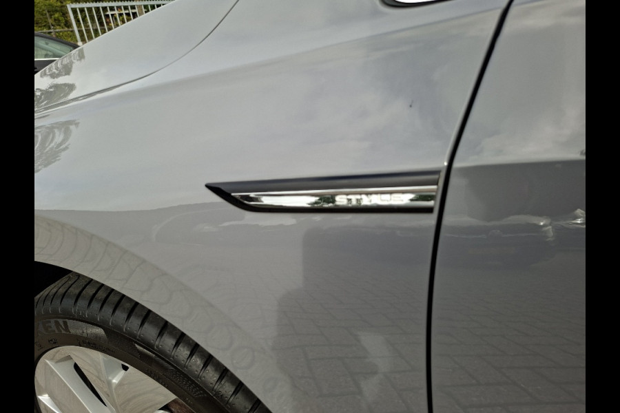 Volkswagen Golf 1.5 TSI 130pk Style * LAGE KMSTAND 26.000KM! * ParkeerCamera * Adaptieve Cruise Control * LM velgen *