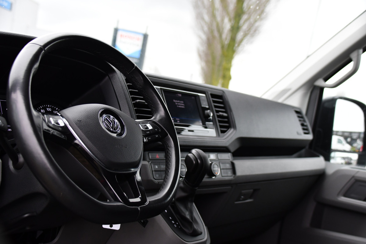 Volkswagen Crafter 35 2.0 TDI L3H2 Highline PB Edition Adaptieve Cruise, Camera, Carplay, Clima, LED, Stoelverwarming, Multimedia, Sensoren, Uniek!