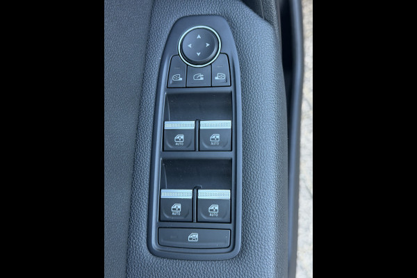 Renault Captur 100pk Intens (Keyless Entry - Camera - Parkeersensoren V+A - LED - Automatische Airco - Navigatie - Two Tone)