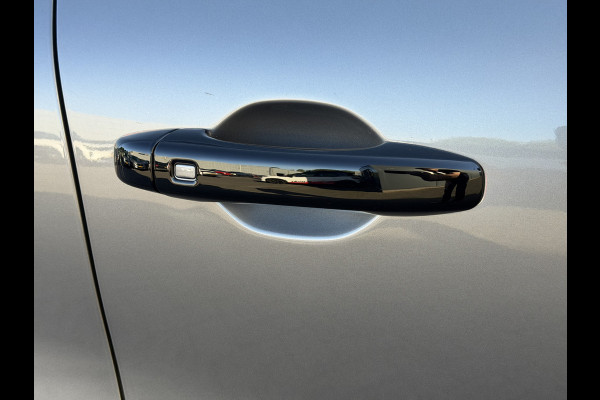 Renault Captur 100pk Intens (Keyless Entry - Camera - Parkeersensoren V+A - LED - Automatische Airco - Navigatie - Two Tone)