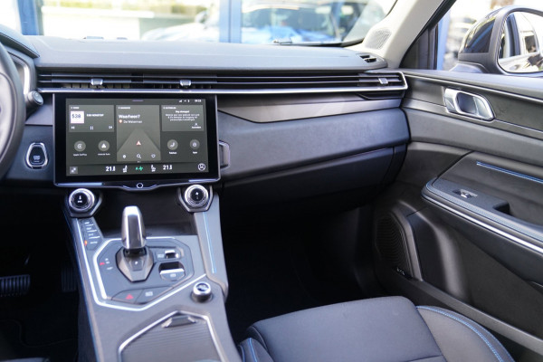 Lynk & Co 01 1.5|Prijs incl. 12 mnd garantie| PDC Panoramadak LMV Navi Apple carplay/Android auto Camera