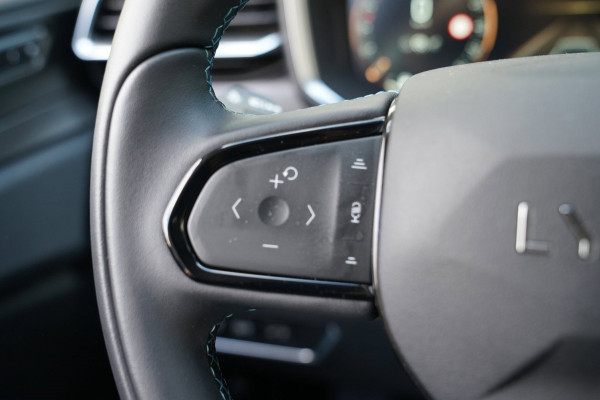 Lynk & Co 01 1.5|Prijs incl. 12 mnd garantie| PDC Panoramadak LMV Navi Apple carplay/Android auto Camera