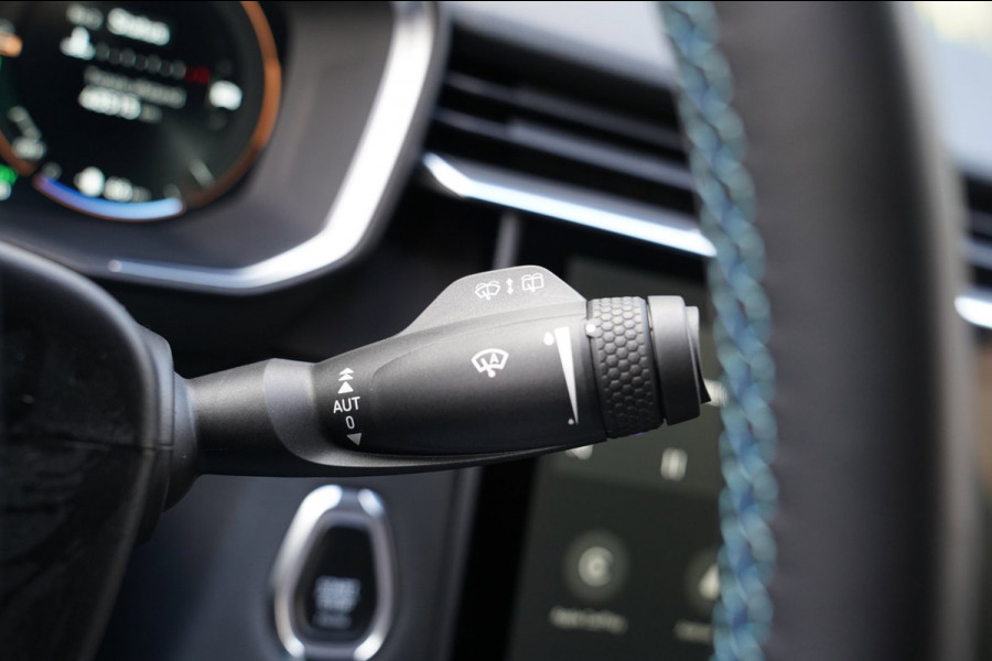 Lynk & Co 01 1.5|Prijs incl. 12 mnd garantie| PDC Panoramadak LMV Navi Apple carplay/Android auto Camera