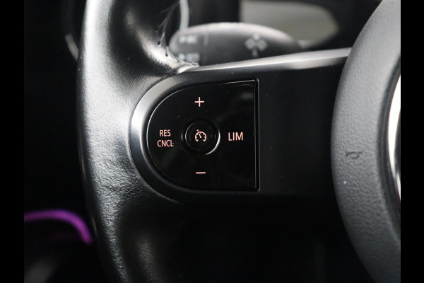 MINI 5-Deurs 1.5 Cooper Business Edition | Leder | Cruise control | Head-up | Camera | Park assist | Carplay | Climate control | 17" velgen
