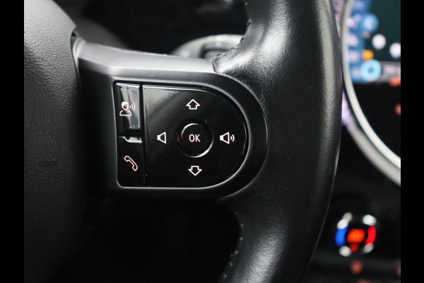 MINI 5-Deurs 1.5 Cooper Business Edition | Leder | Cruise control | Head-up | Camera | Park assist | Carplay | Climate control | 17" velgen