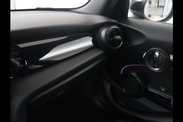 MINI 5-Deurs 1.5 Cooper Business Edition | Leder | Cruise control | Head-up | Camera | Park assist | Carplay | Climate control | 17" velgen