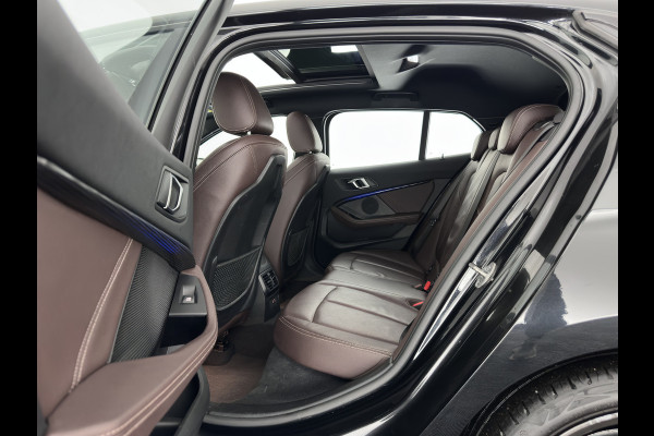 BMW 1-serie 118i M-Sport-Styling High Executive Edition (INCL-BTW) Aut.*PANO | FULL-LED | DIGI-COCKPIT | HIFI-SOUND | CAMERA | HEATED-SPORTSEATS | NAVI-FULLMAP | AMBIENTLIGHT | PRIVACY-GLASS | ECC | CARBON-INLAY | PDC | CRUISE | DAB | 18"ALU*