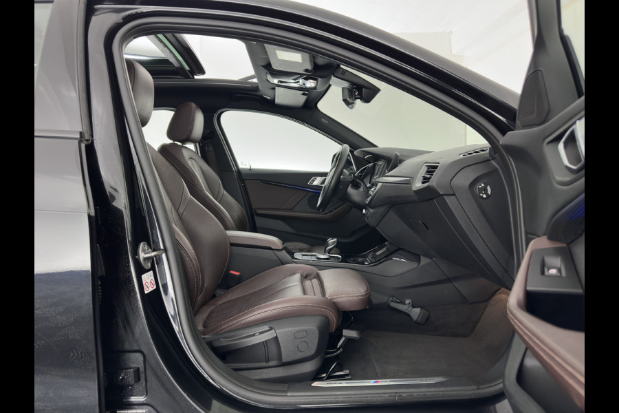 BMW 1-serie 118i M-Sport-Styling High Executive Edition (INCL-BTW) Aut.*PANO | FULL-LED | DIGI-COCKPIT | HIFI-SOUND | CAMERA | HEATED-SPORTSEATS | NAVI-FULLMAP | AMBIENTLIGHT | PRIVACY-GLASS | ECC | CARBON-INLAY | PDC | CRUISE | DAB | 18"ALU*