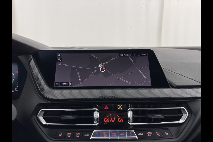 BMW 1-serie 118i M-Sport-Styling High Executive Edition (INCL-BTW) Aut.*PANO | FULL-LED | DIGI-COCKPIT | HIFI-SOUND | CAMERA | HEATED-SPORTSEATS | NAVI-FULLMAP | AMBIENTLIGHT | PRIVACY-GLASS | ECC | CARBON-INLAY | PDC | CRUISE | DAB | 18"ALU*