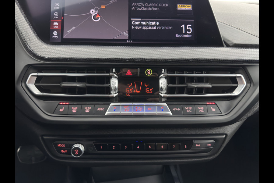 BMW 1-serie 118i M-Sport-Styling High Executive Edition (INCL-BTW) Aut.*PANO | FULL-LED | DIGI-COCKPIT | HIFI-SOUND | CAMERA | HEATED-SPORTSEATS | NAVI-FULLMAP | AMBIENTLIGHT | PRIVACY-GLASS | ECC | CARBON-INLAY | PDC | CRUISE | DAB | 18"ALU*