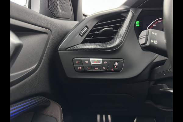 BMW 1-serie 118i M-Sport-Styling High Executive Edition (INCL-BTW) Aut.*PANO | FULL-LED | DIGI-COCKPIT | HIFI-SOUND | CAMERA | HEATED-SPORTSEATS | NAVI-FULLMAP | AMBIENTLIGHT | PRIVACY-GLASS | ECC | CARBON-INLAY | PDC | CRUISE | DAB | 18"ALU*