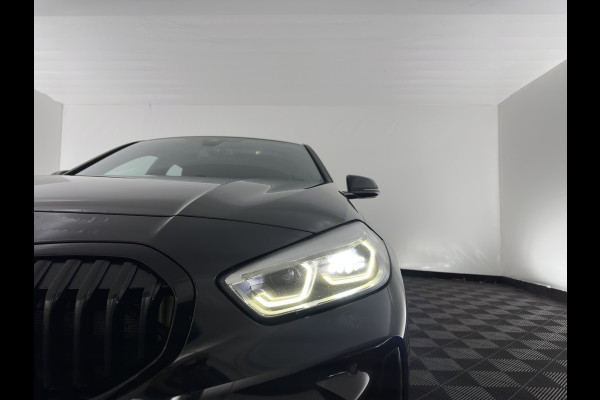 BMW 1-serie 118i M-Sport-Styling High Executive Edition (INCL-BTW) Aut.*PANO | FULL-LED | DIGI-COCKPIT | HIFI-SOUND | CAMERA | HEATED-SPORTSEATS | NAVI-FULLMAP | AMBIENTLIGHT | PRIVACY-GLASS | ECC | CARBON-INLAY | PDC | CRUISE | DAB | 18"ALU*
