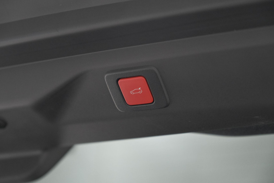 Peugeot 3008 1.2 Hybrid 136 GT | Elektrische Kofferklep | Camera | Adaptieve Cruise Control | Apple CarPlay