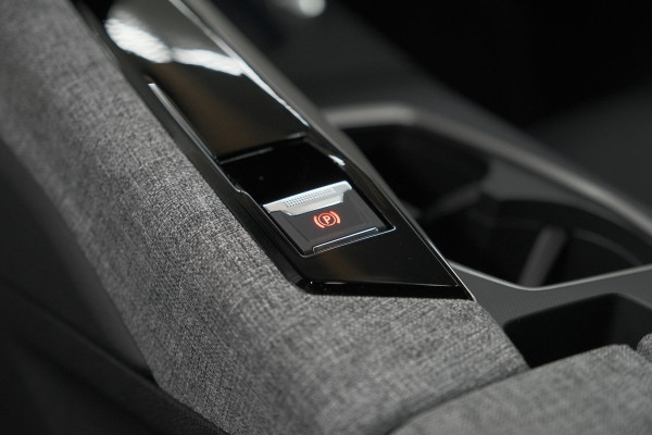 Peugeot 3008 1.2 Hybrid 136 GT | Elektrische Kofferklep | Camera | Adaptieve Cruise Control | Apple CarPlay
