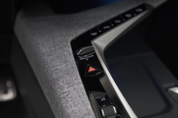 Peugeot 3008 1.2 Hybrid 136 GT | Elektrische Kofferklep | Camera | Adaptieve Cruise Control | Apple CarPlay