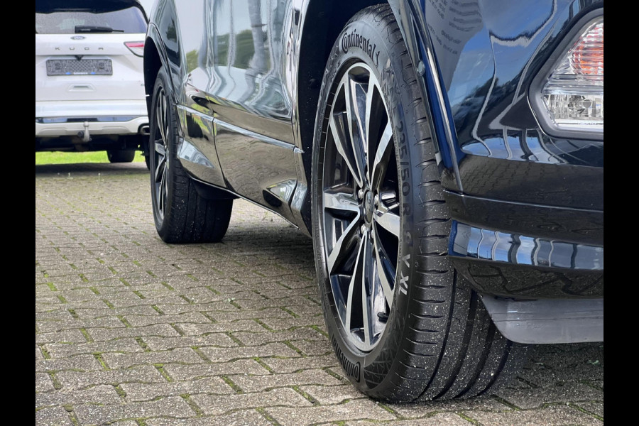 Ford Kuga 1.5 EcoBoost ST Line | Winterpack | Trekkaak | 2000kg trekgewicht | Panoramadak | 19 inch lichtmetalen velgen |