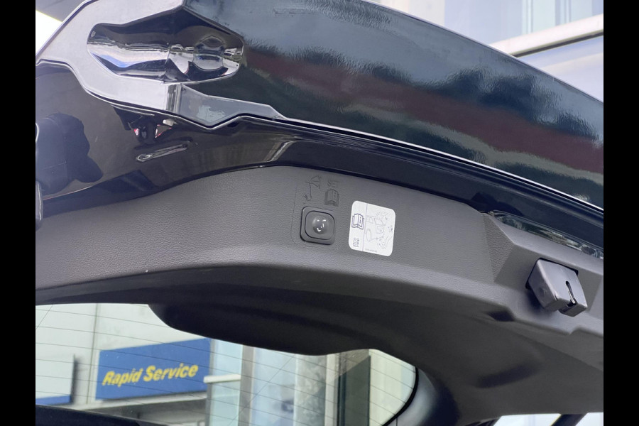 Ford Kuga 1.5 EcoBoost ST Line | Winterpack | Trekkaak | 2000kg trekgewicht | Panoramadak | 19 inch lichtmetalen velgen |