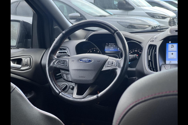 Ford Kuga 1.5 EcoBoost ST Line | Winterpack | Trekkaak | 2000kg trekgewicht | Panoramadak | 19 inch lichtmetalen velgen |