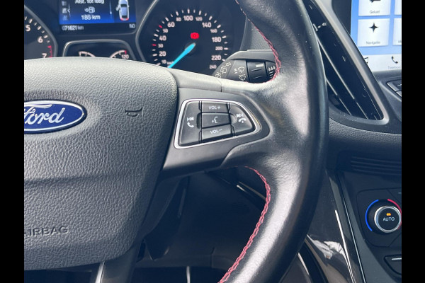 Ford Kuga 1.5 EcoBoost ST Line | Winterpack | Trekkaak | 2000kg trekgewicht | Panoramadak | 19 inch lichtmetalen velgen |