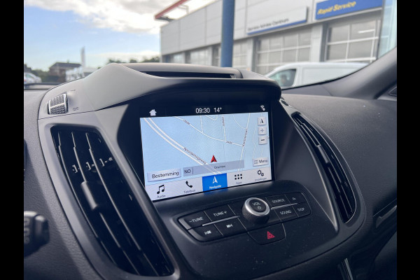Ford Kuga 1.5 EcoBoost ST Line | Winterpack | Trekkaak | 2000kg trekgewicht | Panoramadak | 19 inch lichtmetalen velgen |