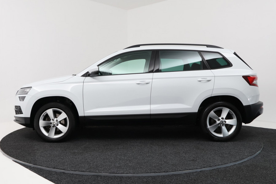 Škoda Karoq 1.5 TSI ACT Style (TREKHAAK, CAMERA, NAVIGATIE CARPLAY, CRUISE CONTROL, PARKEERSENSOREN)