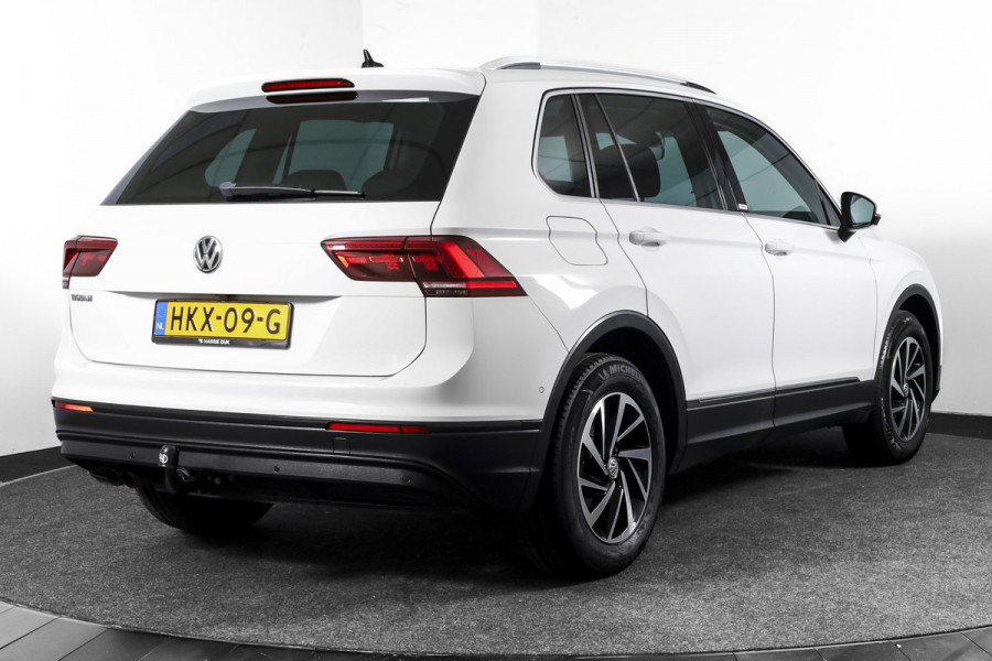 Volkswagen Tiguan 1.5 TSI ACT 150 PK Comfortline Business | Trekhaak | Adapt. Cruise | PDC | Camera | NAV + App. Connect | ECC | LM 17" |