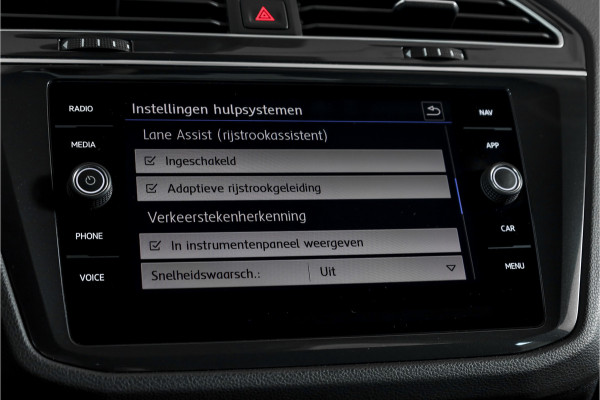 Volkswagen Tiguan 1.5 TSI ACT 150 PK Comfortline Business | Trekhaak | Adapt. Cruise | PDC | Camera | NAV + App. Connect | ECC | LM 17" |