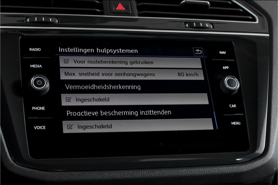 Volkswagen Tiguan 1.5 TSI ACT 150 PK Comfortline Business | Trekhaak | Adapt. Cruise | PDC | Camera | NAV + App. Connect | ECC | LM 17" |