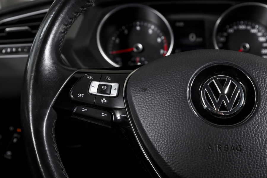 Volkswagen Tiguan 1.5 TSI ACT 150 PK Comfortline Business | Trekhaak | Adapt. Cruise | PDC | Camera | NAV + App. Connect | ECC | LM 17" |