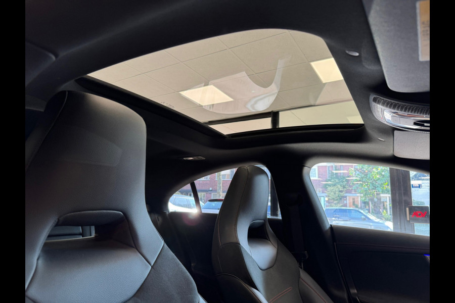 Mercedes-Benz CLA-Klasse 180 Premium Plus AUT. PANORAMADAK SFEERVERLICHTING NAVIGATIE CAMERA AIRCO CRUISE STOELVERWARMING