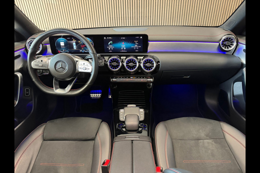 Mercedes-Benz CLA-Klasse 180 Premium Plus AUT. PANORAMADAK SFEERVERLICHTING NAVIGATIE CAMERA AIRCO CRUISE STOELVERWARMING